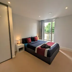 Modern Near Greenwich - Rooftop View Apartamento Londres